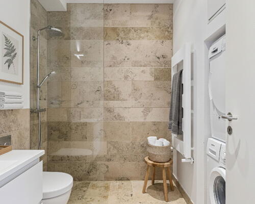 Kæmpe terrasse, altan og 2 badeværelser midt i indre by