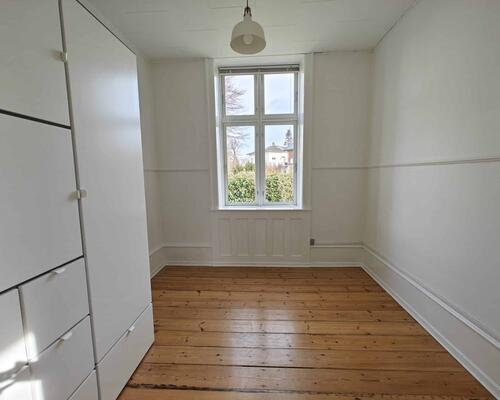 Skøn villalejlighed med have | Hellerup