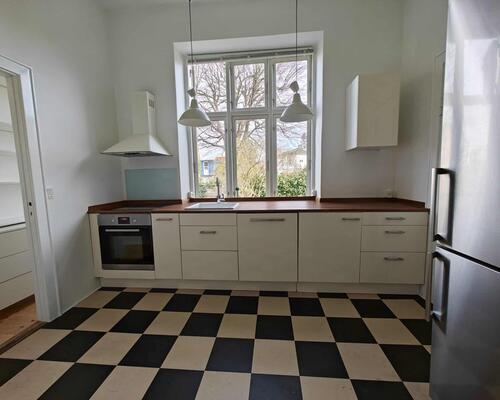 Skøn villalejlighed med have | Hellerup