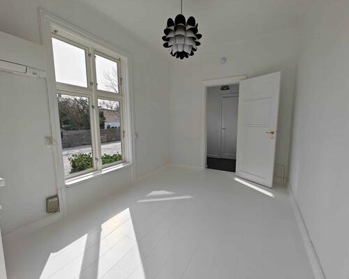 Skøn villalejlighed med have | Hellerup