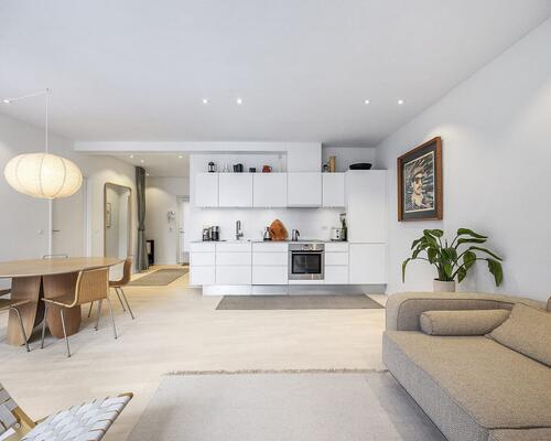 Flot lys lejlighed med vandudsigt | København Ø