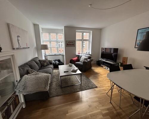 Stor, flot og nyere renoveret lejlighed mellem Østerstrand og centrum