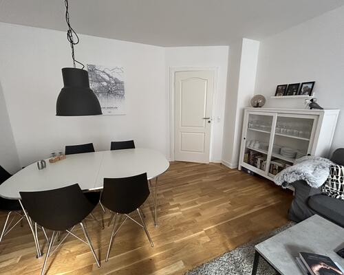 Stor, flot og nyere renoveret lejlighed mellem Østerstrand og centrum