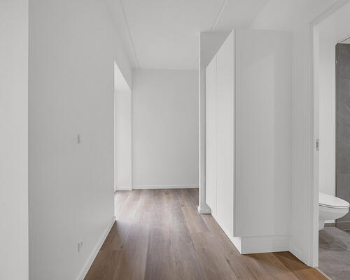 Moderne lejlighed med fjordudsigt og stor altan