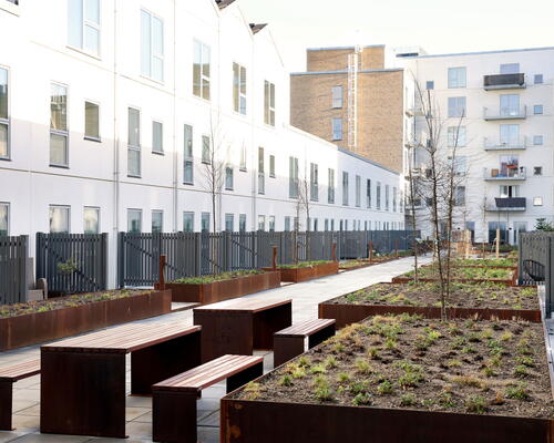 Stor og rummelig 3-værelses lejlighed med god altan og stort badeværelse