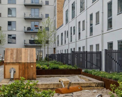 Stor og rummelig 3-værelses lejlighed med god altan og stort badeværelse