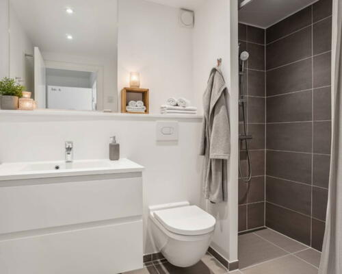 Stor og rummelig 3-værelses lejlighed med god altan og stort badeværelse