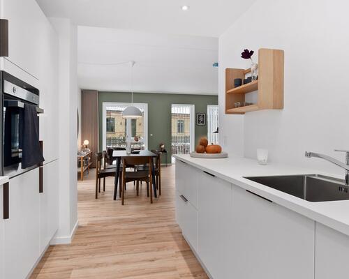 Moderne 4-værelses rækkehus med to skønne terrasser