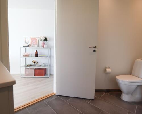 Dejlig 2-vær. lejl. i stueplan på Vintervej med egen terrasse/have.