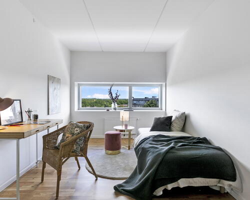 Flot 3 værelses lejlighed med altan