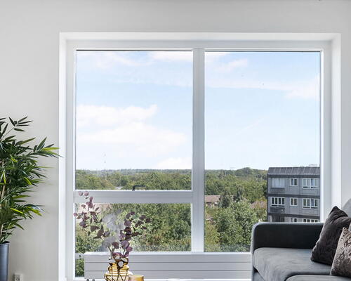 Flot 3 værelses lejlighed med altan