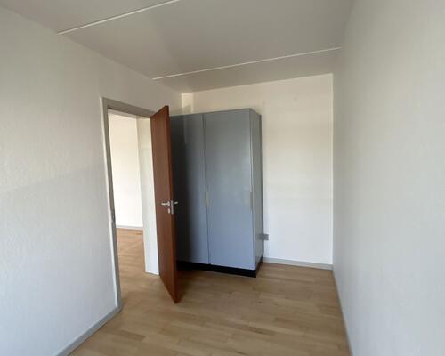 Lys 2-værelses på 49 m2 med altan og parkering – tæt på indkøb, bus og fitness