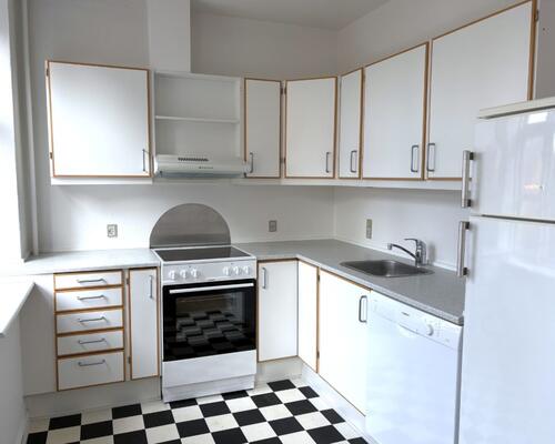 Lækker lys 3 værelses lejlighed på stille lukket vej centralt i Nyborg – 84 Kvm