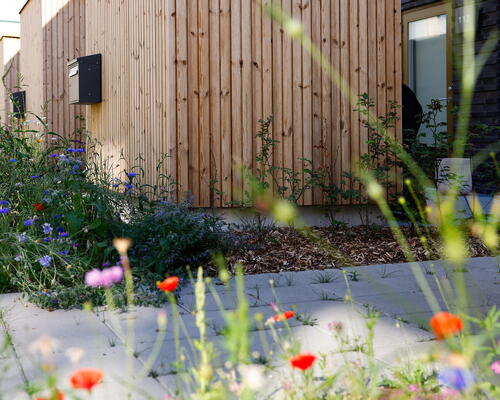 Dejlig 4-værelses lejlighed med flotte lyse materiale, altan ud til gården og gulvarme i hele boligen - ingen bindingsperiode!