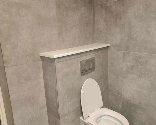 Lyst rækkehus på 109 m2 med have, egen indkørsel og moderne indretning – husdyr tilladt