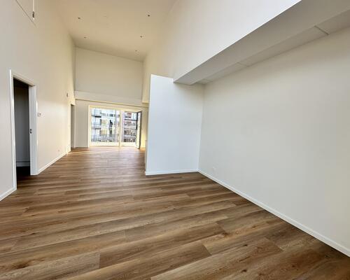 Moderne lejlighed med stor altan og naturskøn udsigt