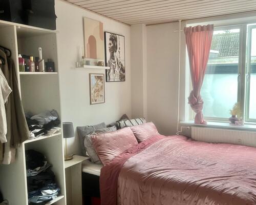 Dejlig lejlighed på en stille villavej