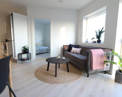 Dejlig 2-vær. lejl. i stueplan på Vintervej med egen terrasse/have.