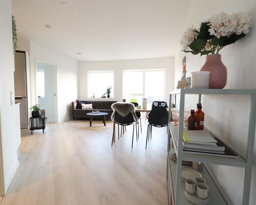 Dejlig 2-vær. lejl. i stueplan på Vintervej med egen terrasse/have.