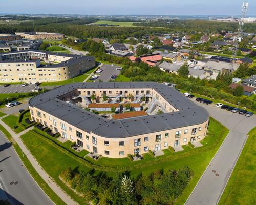 Dejlig 2-vær. lejl. i stueplan på Vintervej med egen terrasse/have.