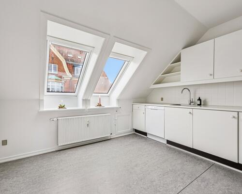 Lys og centralt beliggende 3-værelses lejlighed i Haslev