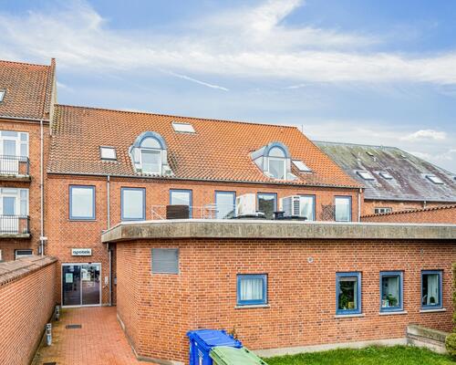 Lys og centralt beliggende 3-værelses lejlighed i Haslev