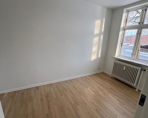 Stor nydelig 3. værelses lejlighed