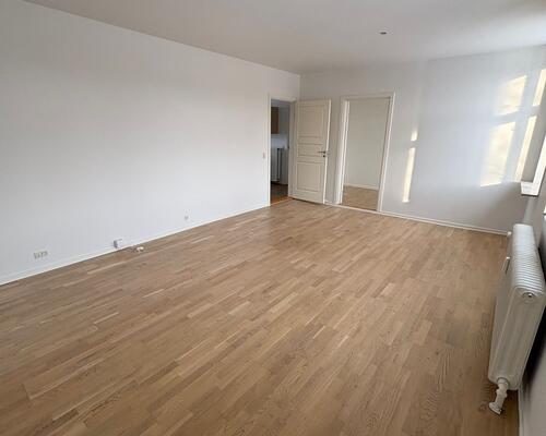 Stor nydelig 3. værelses lejlighed