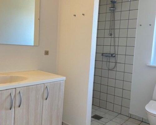 Attraktivt lejemål med god have i familievenligt kvarter.