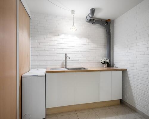 Dejligt møbleret halvt dobbelthus med 4 soveværelser udlejes i kortere perioder 1-6 mdr.