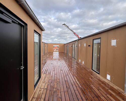 Nyopført moderne lejlighed i to plan.