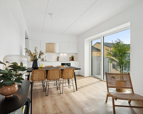 Skøn og lækker 4-værelses lejlighed med terrasse