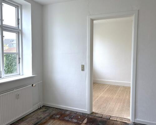 Lækker lys 3 værelses lejlighed på stille lukket vej centralt i Nyborg – 84 Kvm