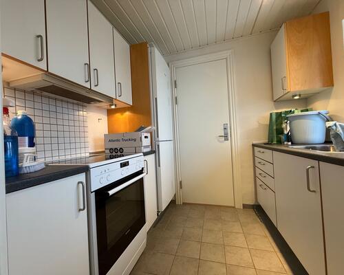 Fin lys 2-værelses tæt på gågaden