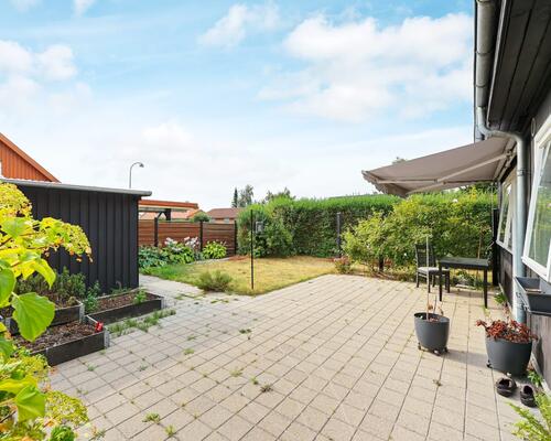 Flot og fuldt møbleret enderækkehus | Hvidovre