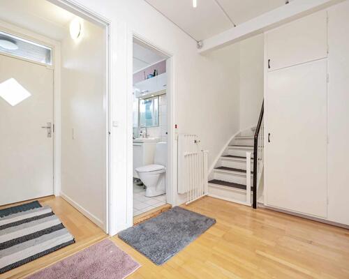 Flot og fuldt møbleret enderækkehus | Hvidovre