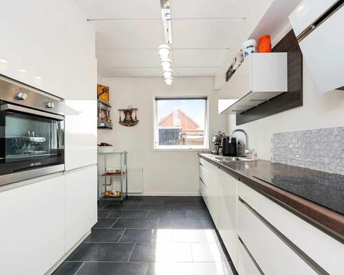 Flot og fuldt møbleret enderækkehus | Hvidovre