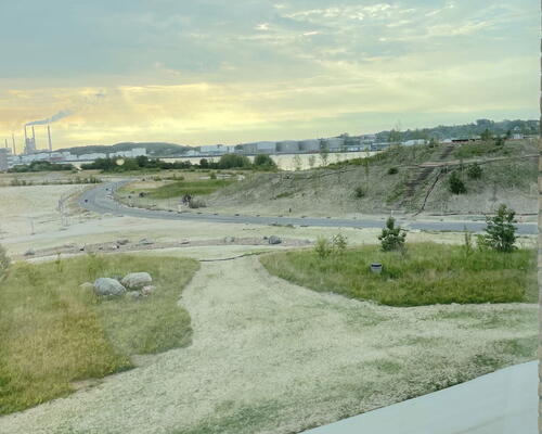 3-værelses med solrig altan, beliggende ved fjord og natur