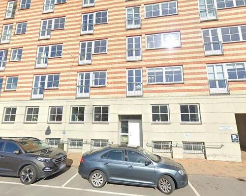 vær. høj stuelejlighed i Odense C.