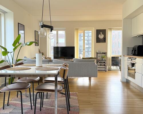 Skøn moderne lejlighed med altan i Ørestaden