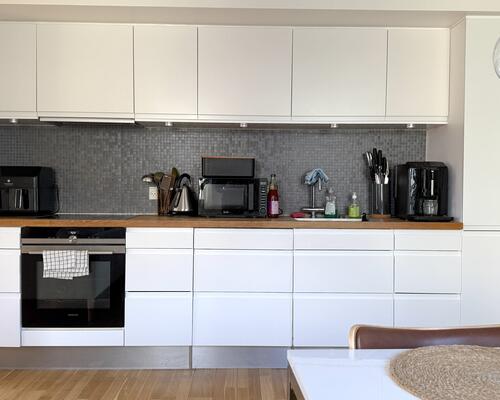 Skøn moderne lejlighed med altan i Ørestaden