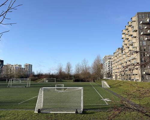 Skøn moderne lejlighed med altan i Ørestaden