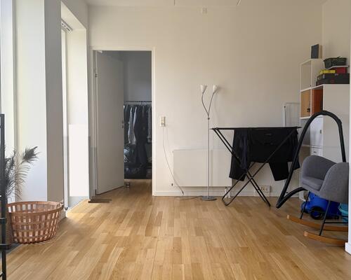 Skøn moderne lejlighed med altan i Ørestaden