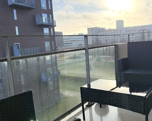 Skøn moderne lejlighed med altan i Ørestaden