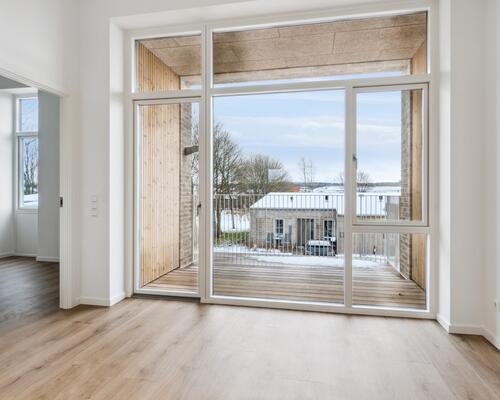 Rummelig lejlighed med lys og stemning i Svenstrup