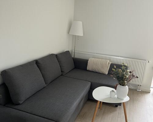 Lækker lejlighed med altan på 4 sal.  billeder er fra en lejlighed magen til.