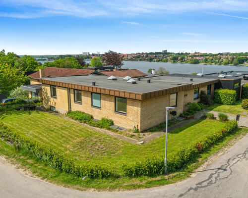 Stor og rummelig udsigtsvilla, Viborg