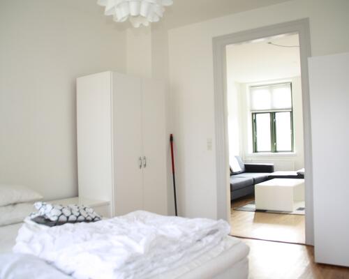 Dejlig lys 2 værelseslejlighed