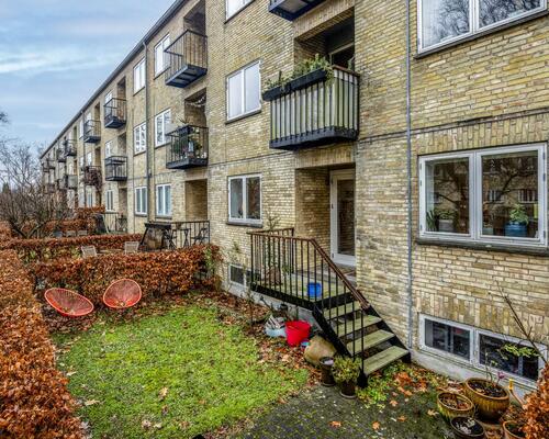 Hyggelig lejlighed med egen privat have | Virum