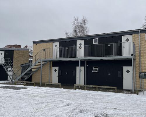 Lys 1 værelse tæt ved OUH...